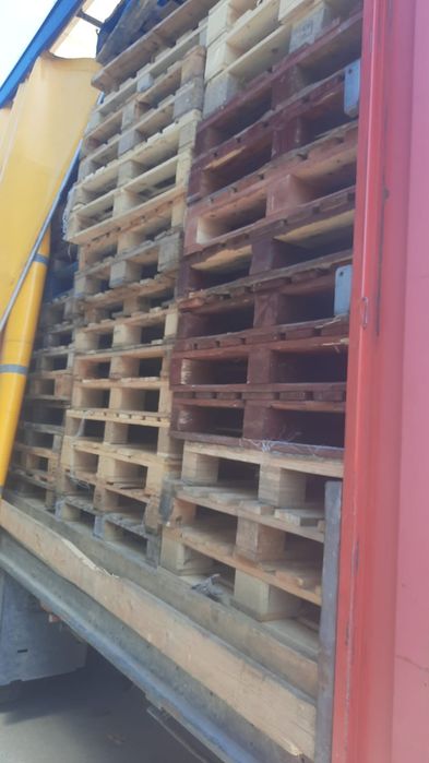 Vând paleți non euro