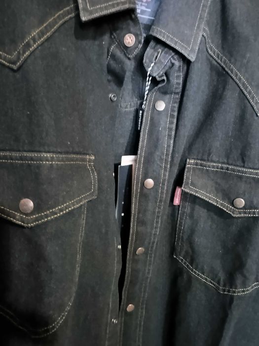 Мужская джинсовая рубашка.