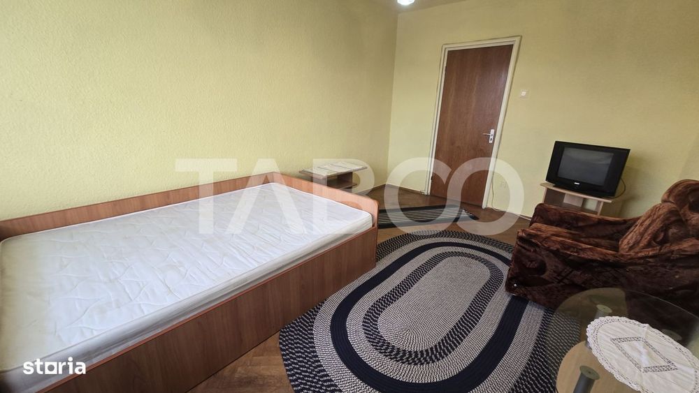 Apartament de vanzare 2 camere decomandate etaj intermediar Strand