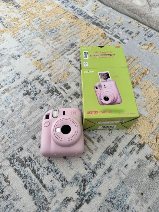 Фотоаппарат Instax mini 12