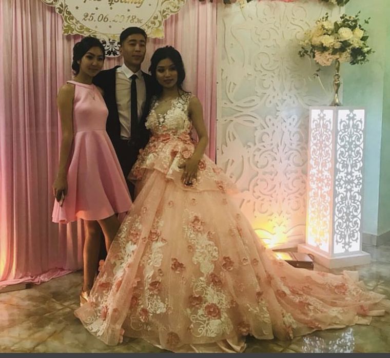 Платье на узату