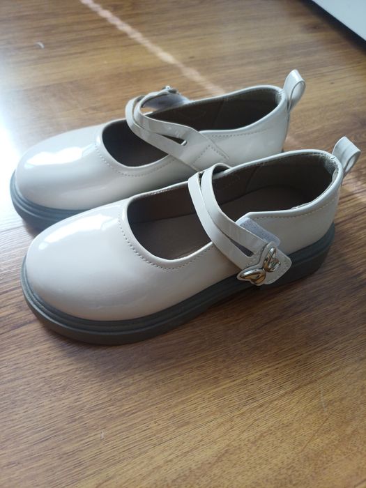 Нови детски  обувки