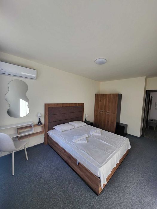 Двустаен под наем в затворен комплекс!