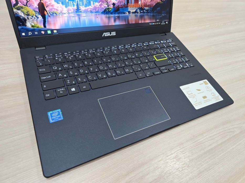 ASUS, 4-х ядер, RAM 8Gb, SSD 256Gb, Full HD IPS