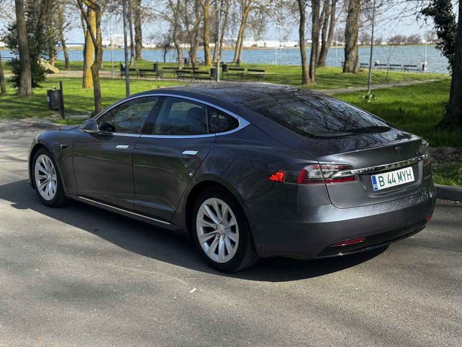Tesla Model S Long Range Plus Raven