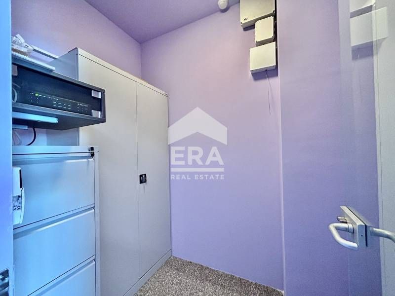 Дава се под наем Офис в София, Център - 210 кв.м за 2900 € - Снимка #3