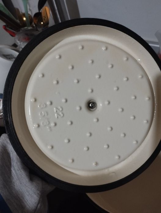 Продам чугунный казан 3л