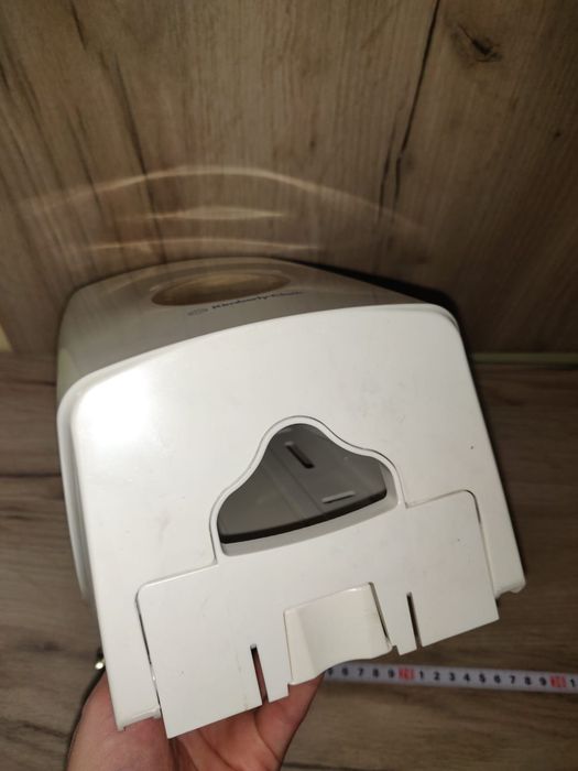 Dispensere de perete pt. servetele pliate si pt hartie igienica