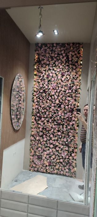 Искусственные цветы на стену