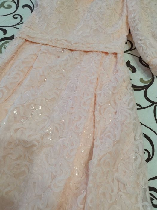 Официална рокля шита по поръчка обличана за броени часове