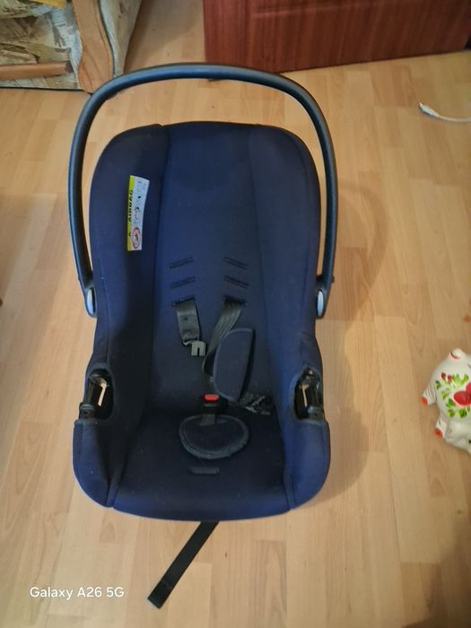 Scoică auto copii / Scaun auto nou-născut (cu reductor inclus Noriel Bebe)