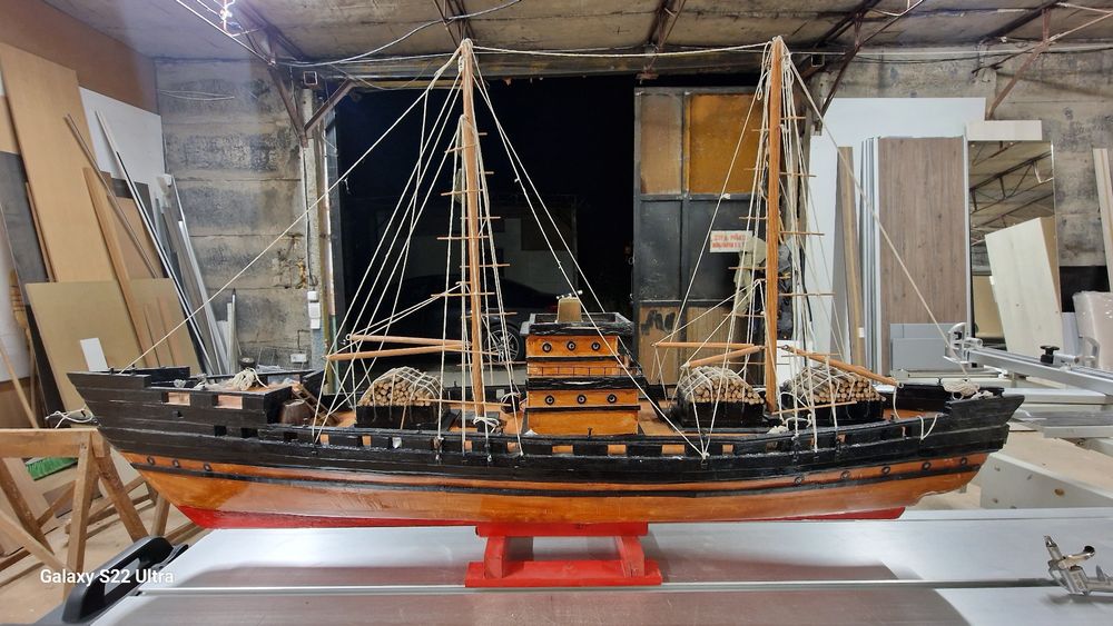 Макет на товарен кораб