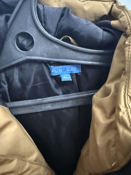 Продам детскую куртку