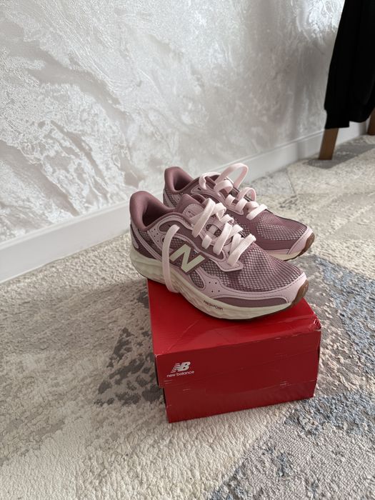 Продам новые кроссовки NB