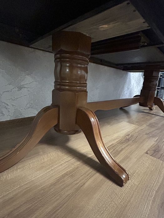 Продам стол гостиный