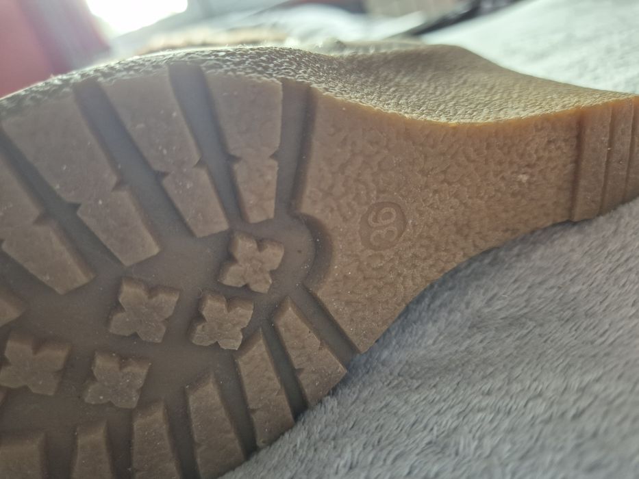 Дамски зимни ботуши