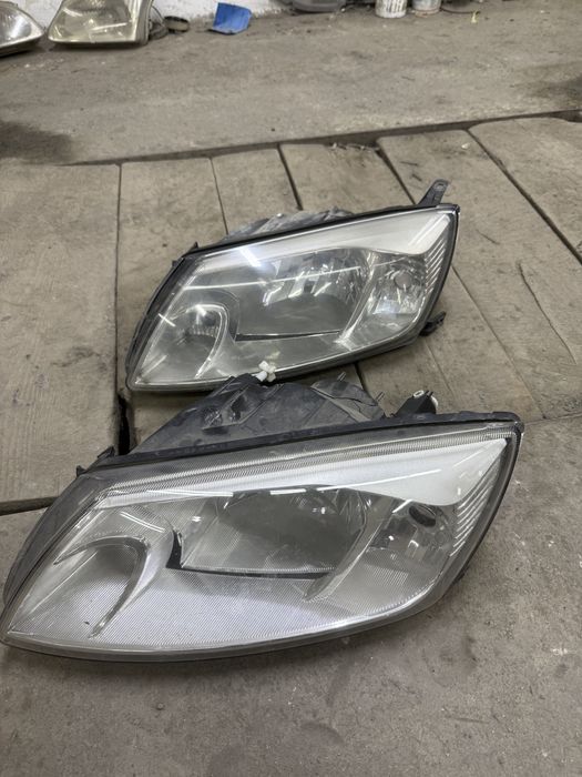 Гранта фара левая