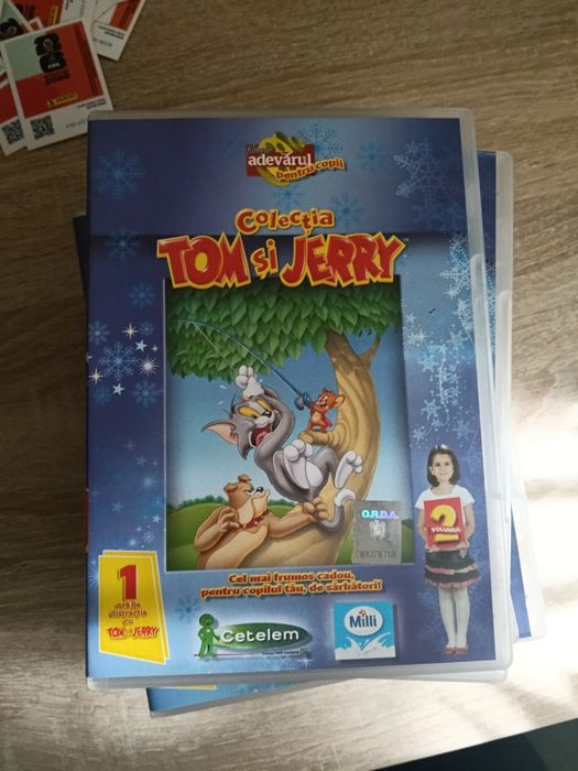Vând colecție de dvd cu tom și Jerry