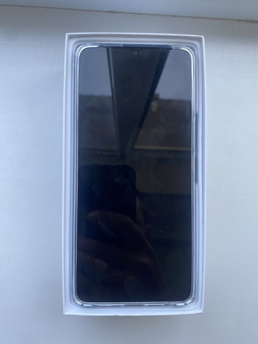Vivo Y04 телефон