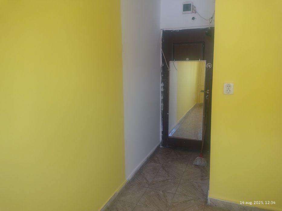 Vând Garsonieră etaj 2