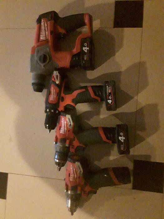 Roto + filetante MILWAUKEE originale cu baterii 4 Ah funcț.excelent