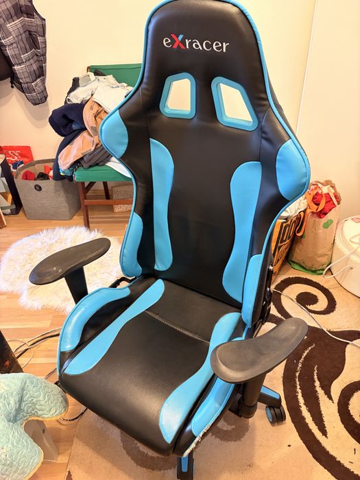 Scaun Gaming Kring EXRacer Albastru – Confortabil, Necesită Reparație