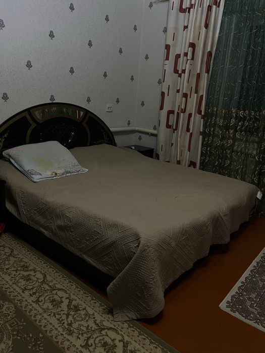 кровать и 2тумбочкасымен