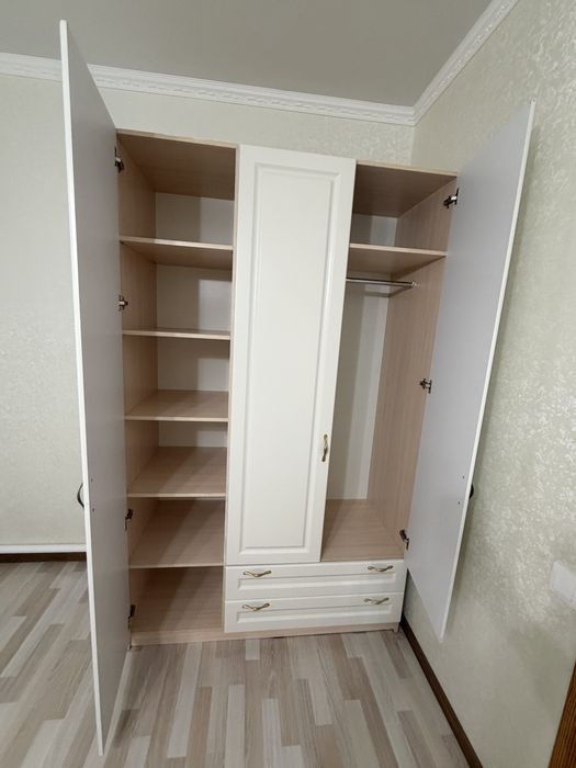 Продам спальный гарнитур