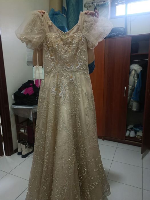 Платье почти новое!