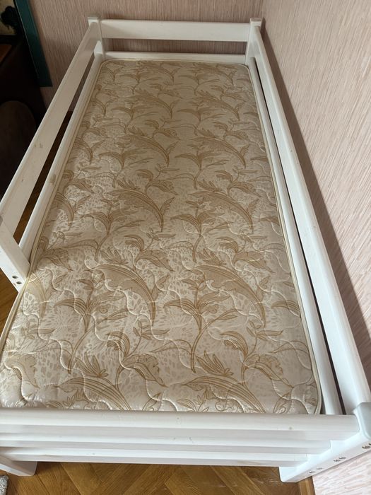 Двухярусная кровать