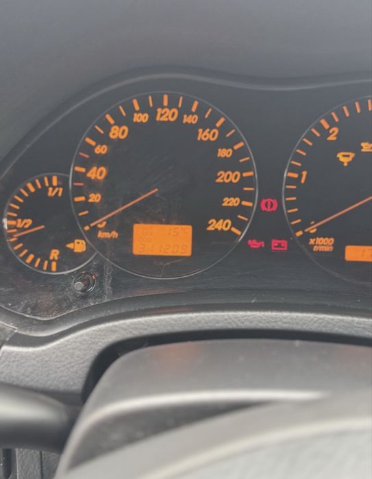 Vand Toyota Avensis 1.9 2005