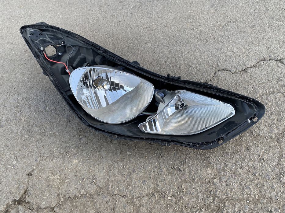 Корпус правой фары Hyundai Elantra с 2010 по 2016