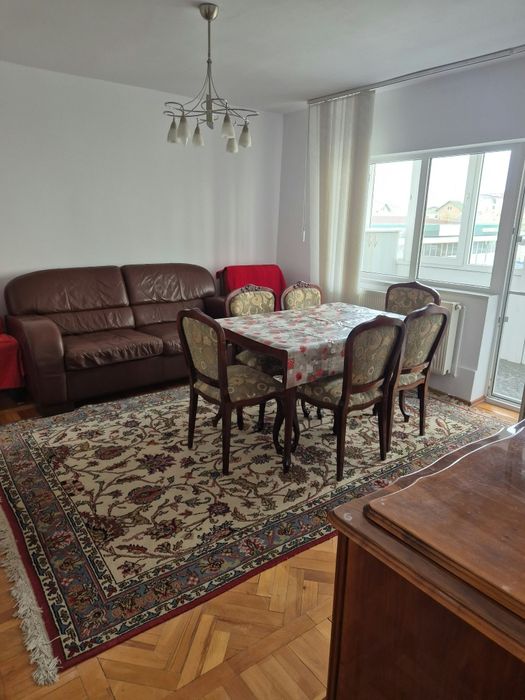 Apartament 4 camere de vanzare