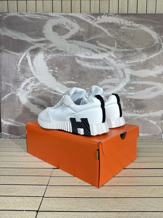 Hermes Trainer Bouncer White