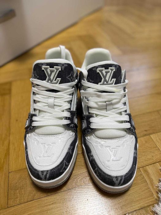 Louis Vuitton Trainers LV