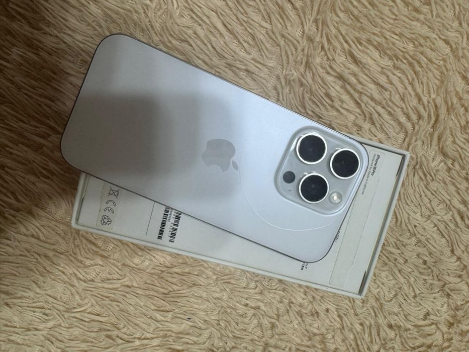 Iphone 16 pro white