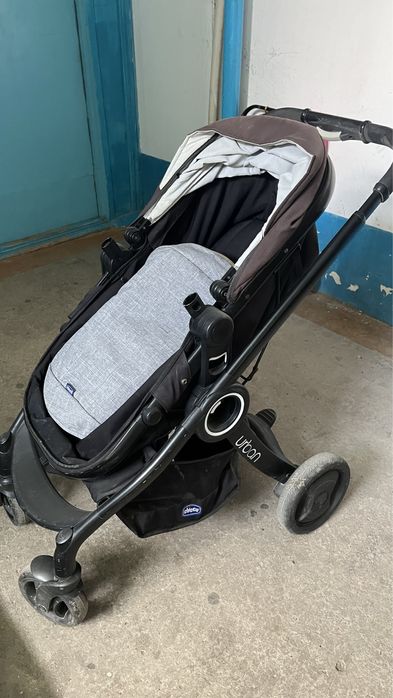 Коляска chicco за 10000 тг.