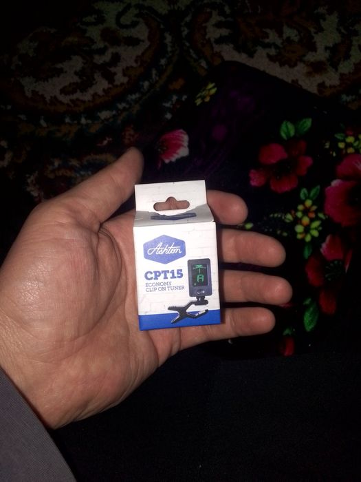 Тюнер для гитары