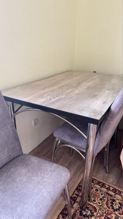 Продам стол и 4 стула