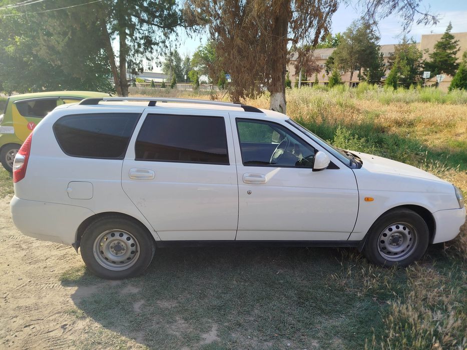 Продам или обменяю Ладу Приору универсальный 2171