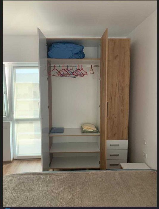 Sifonier modern pe comandă – 247x150x52 cm, nou, impecabil