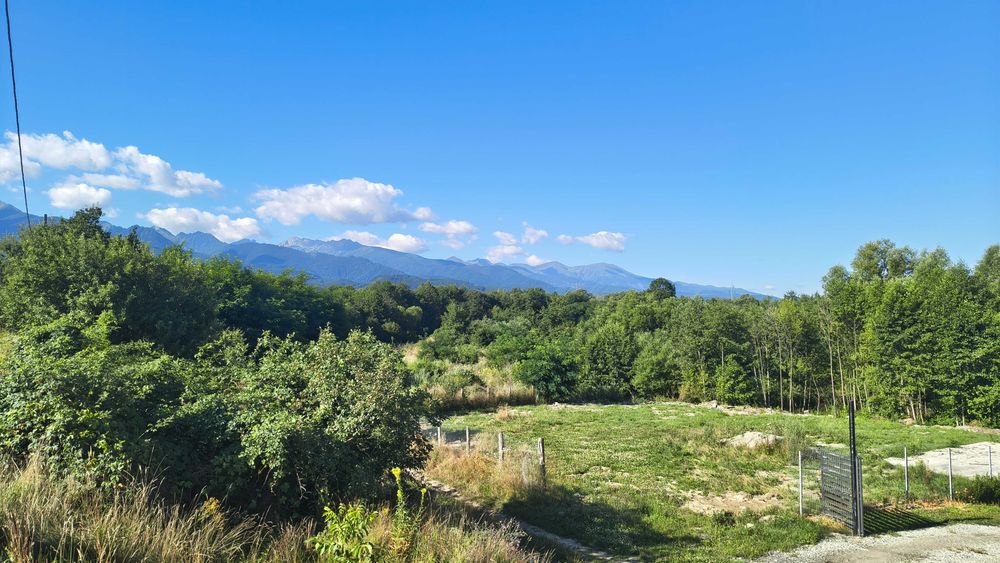 Oportunitate: Vand teren de 1100 mp, deosebit, in localitatea Arpasu de Sus, la poalele Muntilor Fagaras