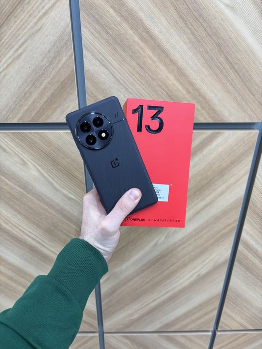 One Plus 13 12/256 GB