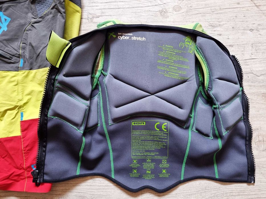 Kitesurfing Pantaloni ION SCRUBM30(S-XS)+Vesta Impact ION VECTOR COPII