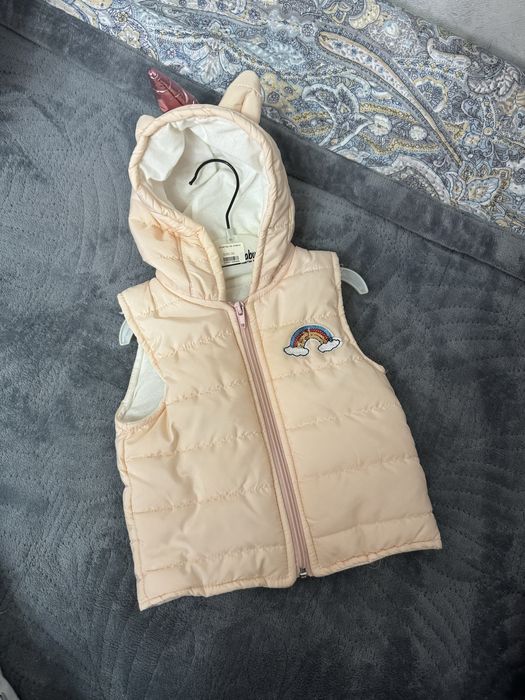 Продам жилетку на девочку