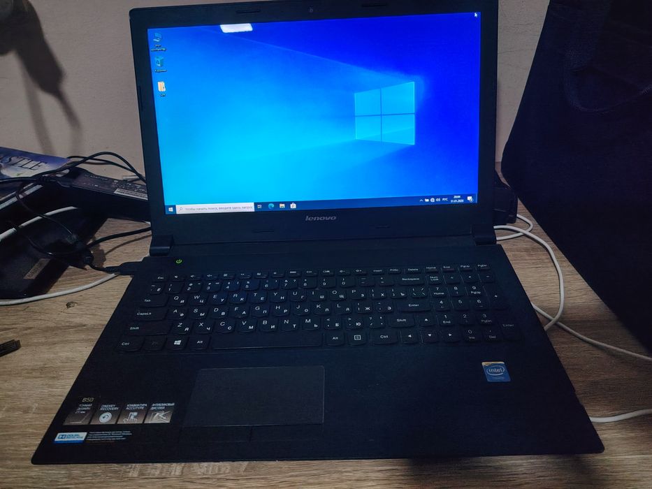 Lenova B50-30 holati yaxshi