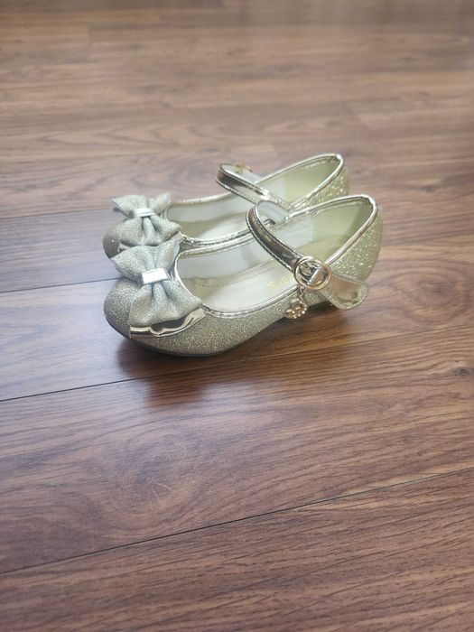 Туфли золотые, размер 28