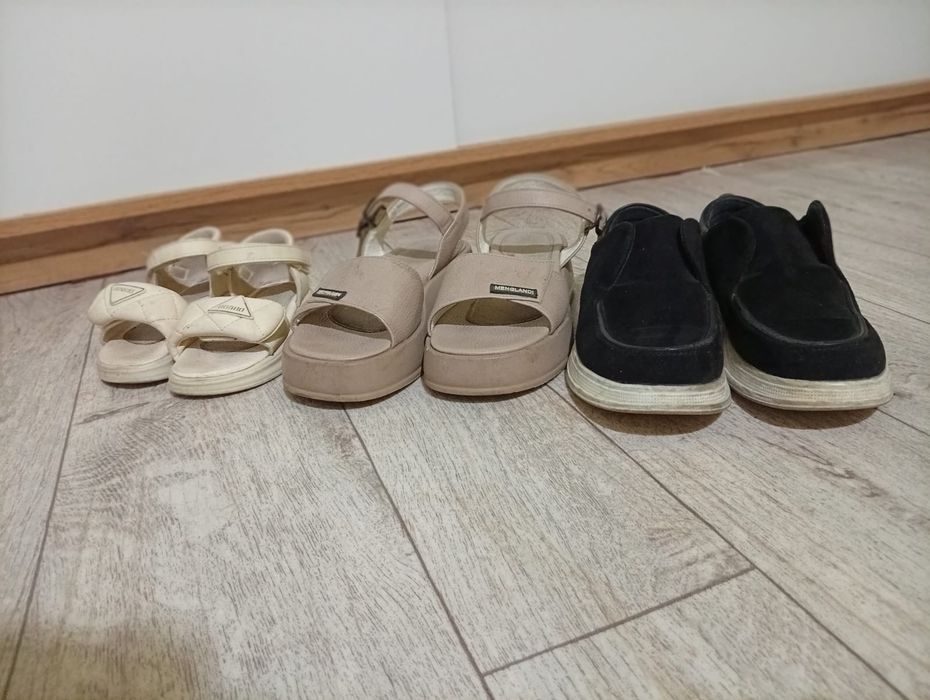 Продам детскую обувь