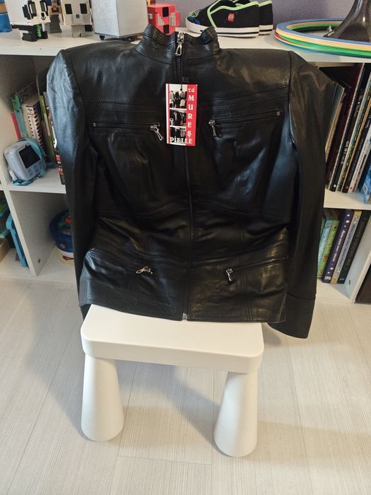 Дамско кожено яке