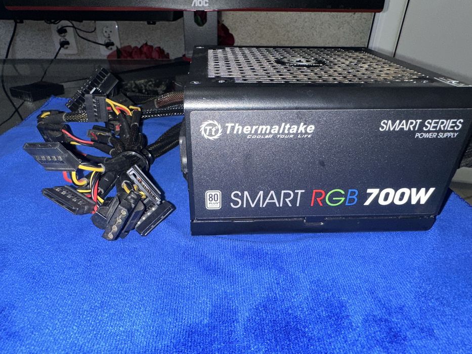 Кутия за компютър Kolink Observatory Mesh + PCU Thermaltake 700w 80 plus